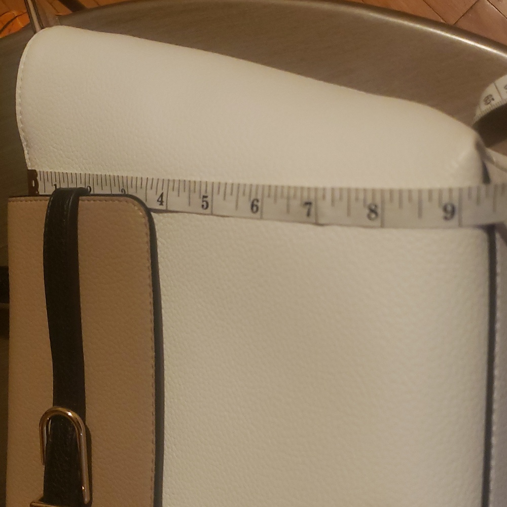 DKNY WHITE AND TAN TOTE SHOULDER BAG - Picture 10 of 11